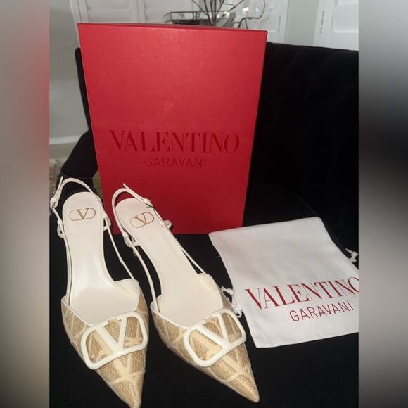 Brand new women’s Valentino Garavani Women's Cream and Tan Shoes with box & bag - Picture 1 of 9